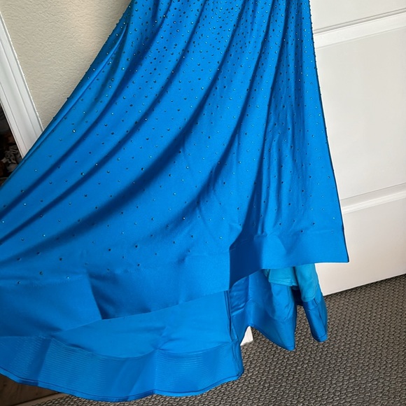 Peacock blue studded prom dress - Picture 6 of 8